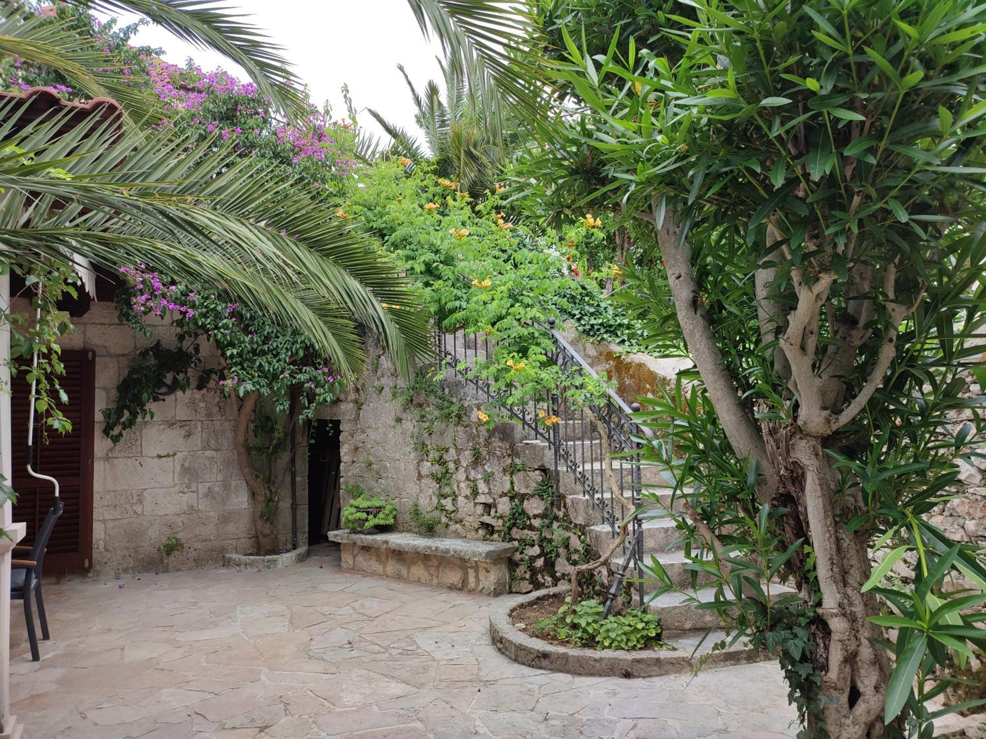 Villa Rustika Сутиван Екстериор снимка